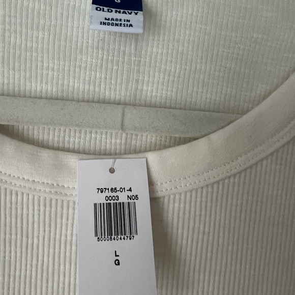 BNWT old navy lettuce trim tank - Picture 4 of 5